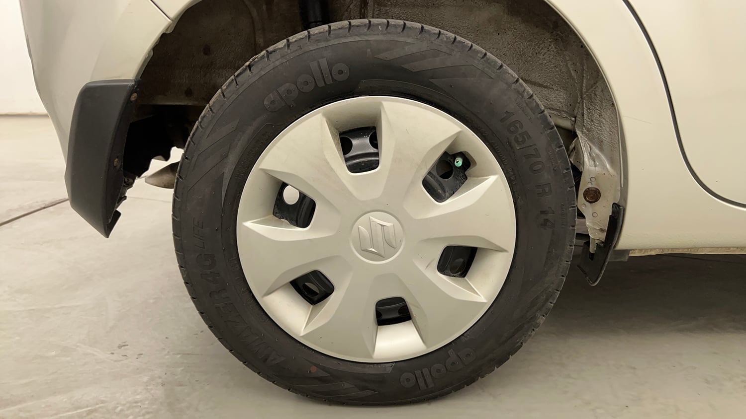 Used 2019 Maruti Suzuki Wagon R VXi 1.2 Petrol Manual tyres RIGHT REAR TYRE RIM VIEW