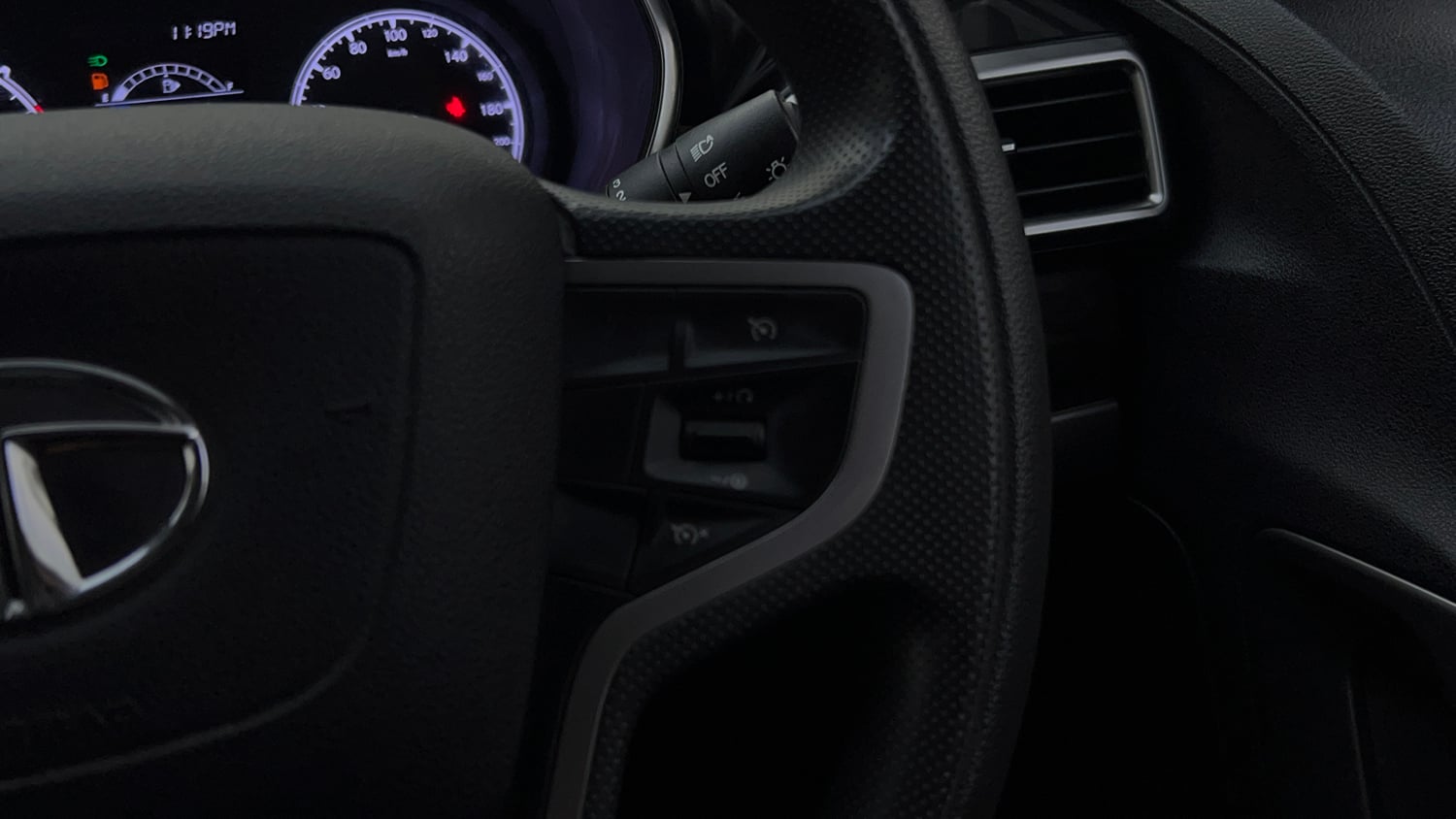 Used 2022 Tata Harrier XT Diesel Manual top_features Cruise control