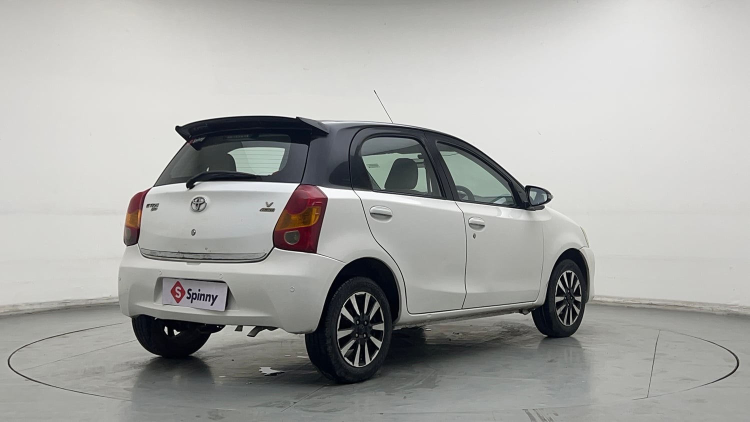 Used 2016 Toyota Etios Liva V Petrol Manual exterior RIGHT REAR CORNER VIEW