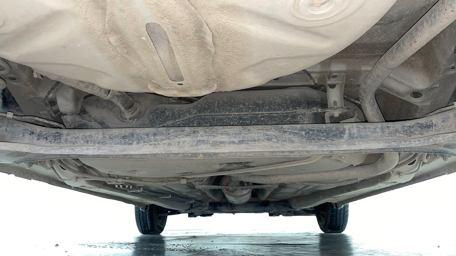 Used 2018 Maruti Suzuki Dzire VDi AMT Diesel Automatic extra REAR UNDERBODY VIEW (TAKEN FROM REAR)