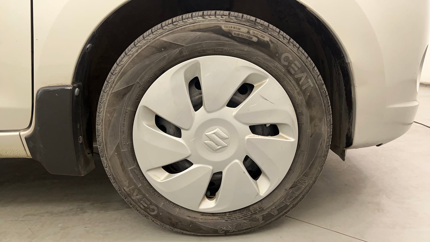 Used 2017 Maruti Suzuki Celerio VXI  CNG (Outside Fitted) Cng Manual tyres RIGHT FRONT TYRE RIM VIEW