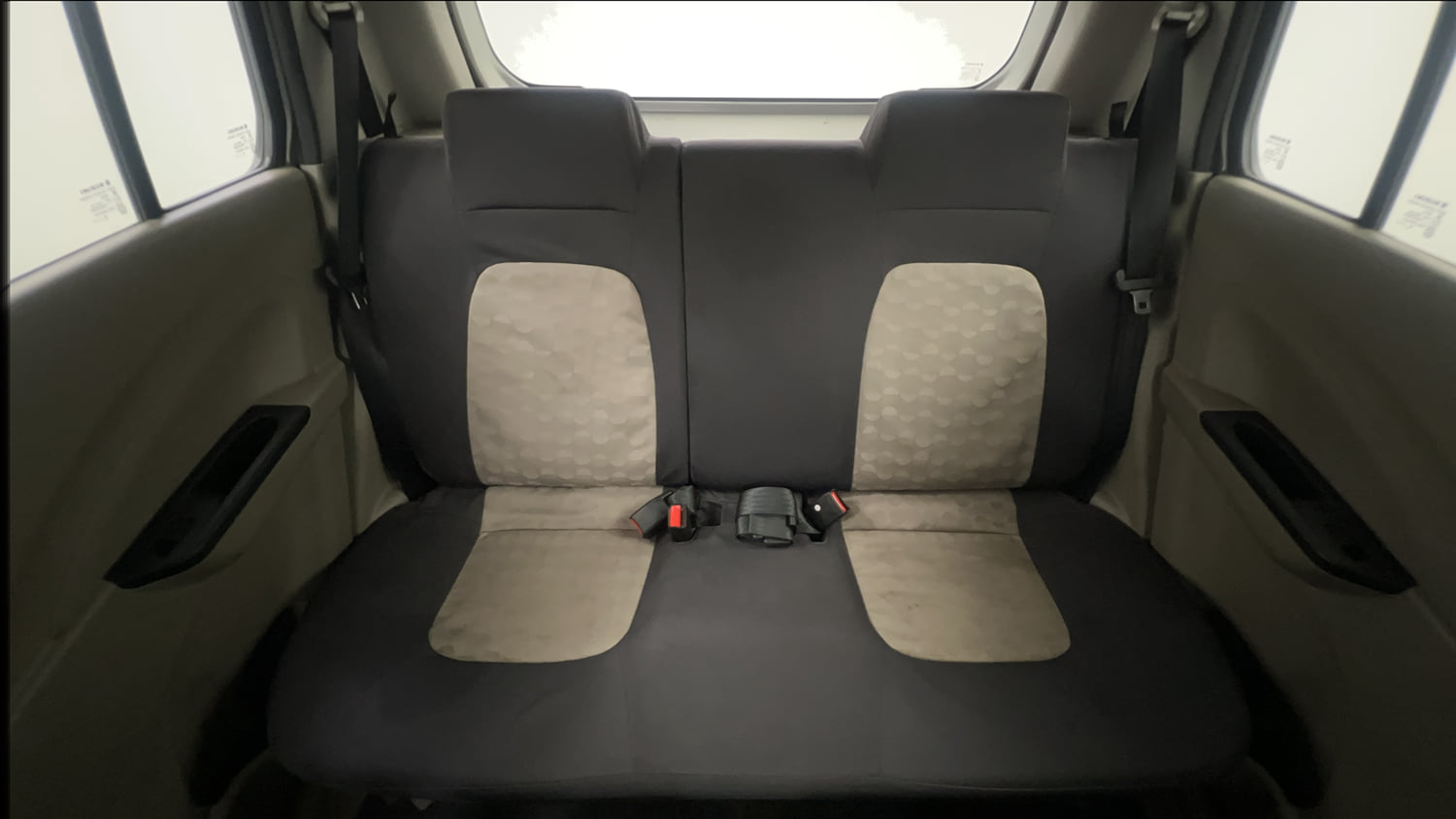 Used 2017 Maruti Suzuki Celerio VXI  CNG (Outside Fitted) Cng Manual interior REAR SEAT CONDITION VIEW