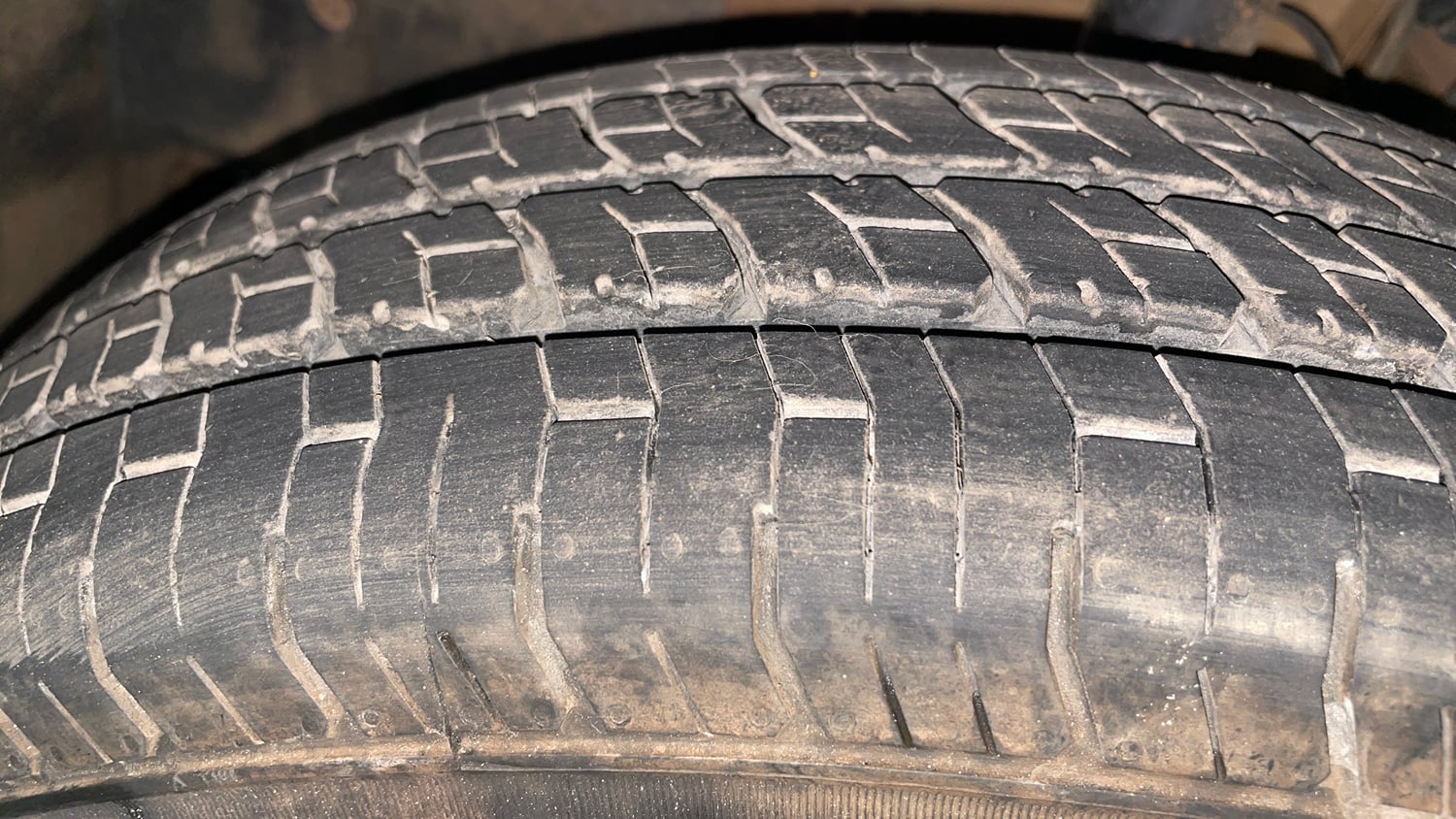 Used 2020 Renault Triber RXZ Petrol Manual tyres LEFT FRONT TYRE TREAD VIEW