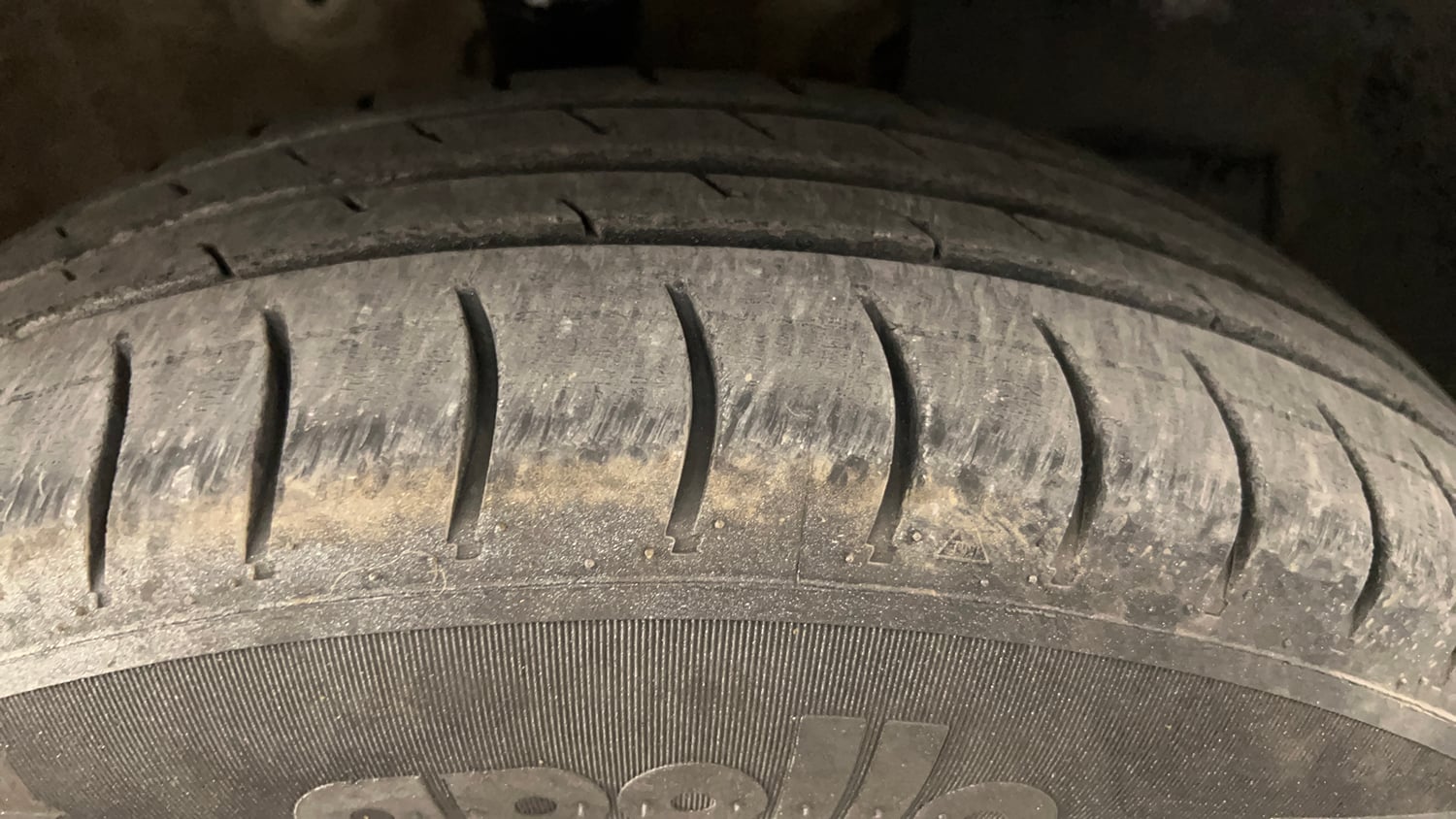 Used 2019 Maruti Suzuki Wagon R VXi 1.2 Petrol Manual tyres RIGHT FRONT TYRE TREAD VIEW