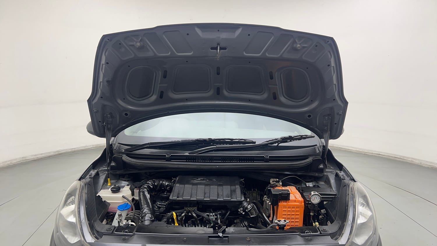 Used 2022 Hyundai Aura S 1.2 CNG Cng Manual engine ENGINE & BONNET OPEN FRONT VIEW