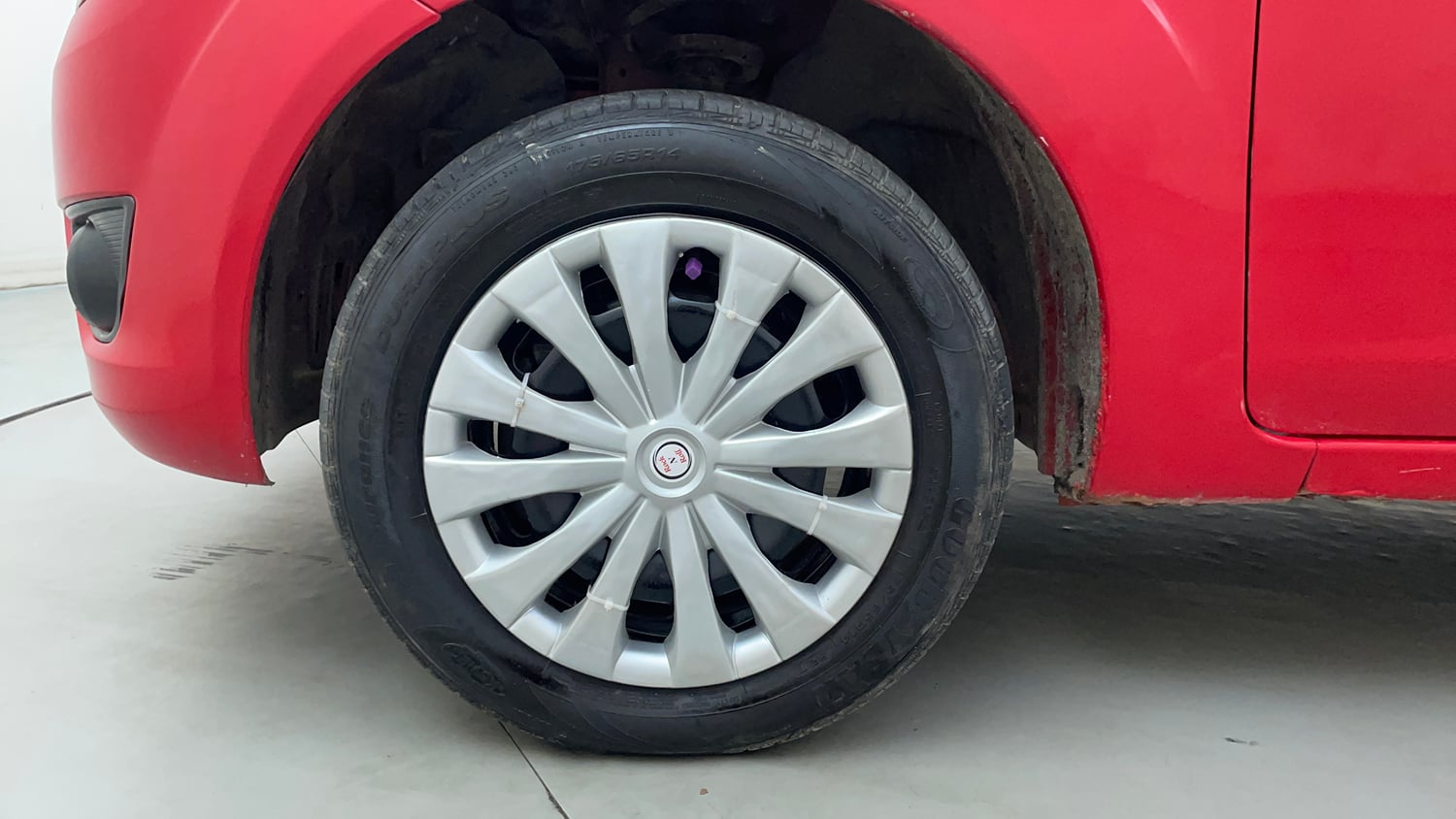 Used 2012 Ford Figo Duratorq Diesel EXI 1.4 Diesel Manual tyres LEFT FRONT TYRE RIM VIEW