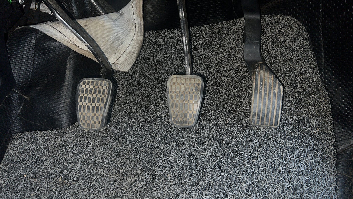 Used 2024 Tata Punch Creative Dual Tone MT Sunroof Petrol Manual interior PEDALS VIEW