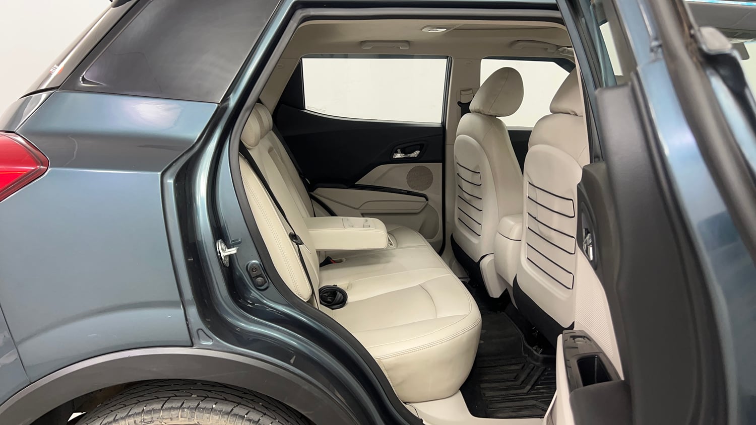 Used 2023 Mahindra XUV 300 W8 (O) 1.2 Petrol AMT Petrol Automatic interior RIGHT SIDE REAR DOOR CABIN VIEW