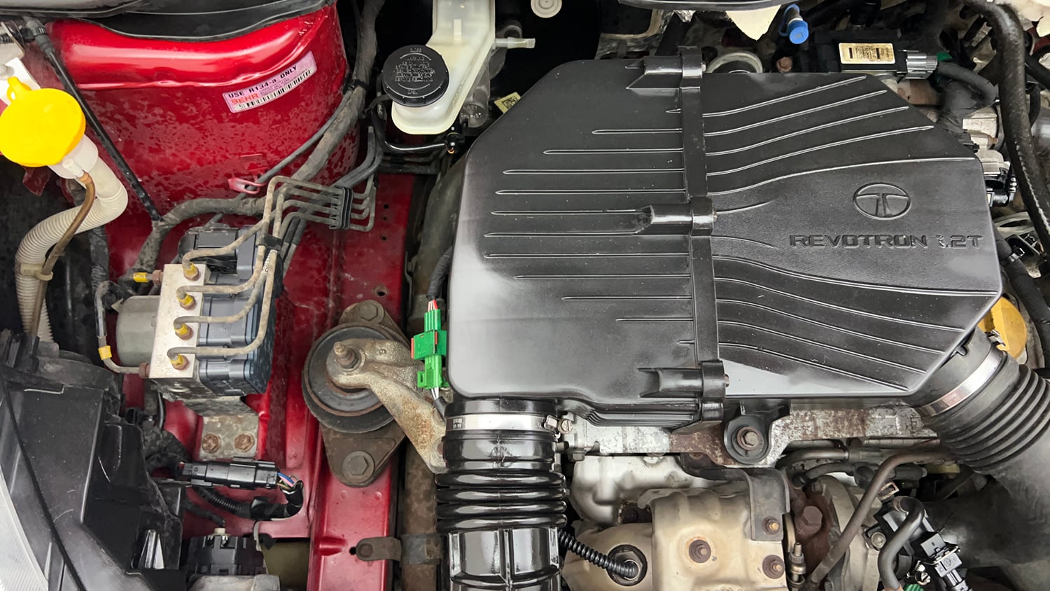 Used 2016 Tata Zest XT Petrol Petrol Manual engine ENGINE RIGHT SIDE VIEW