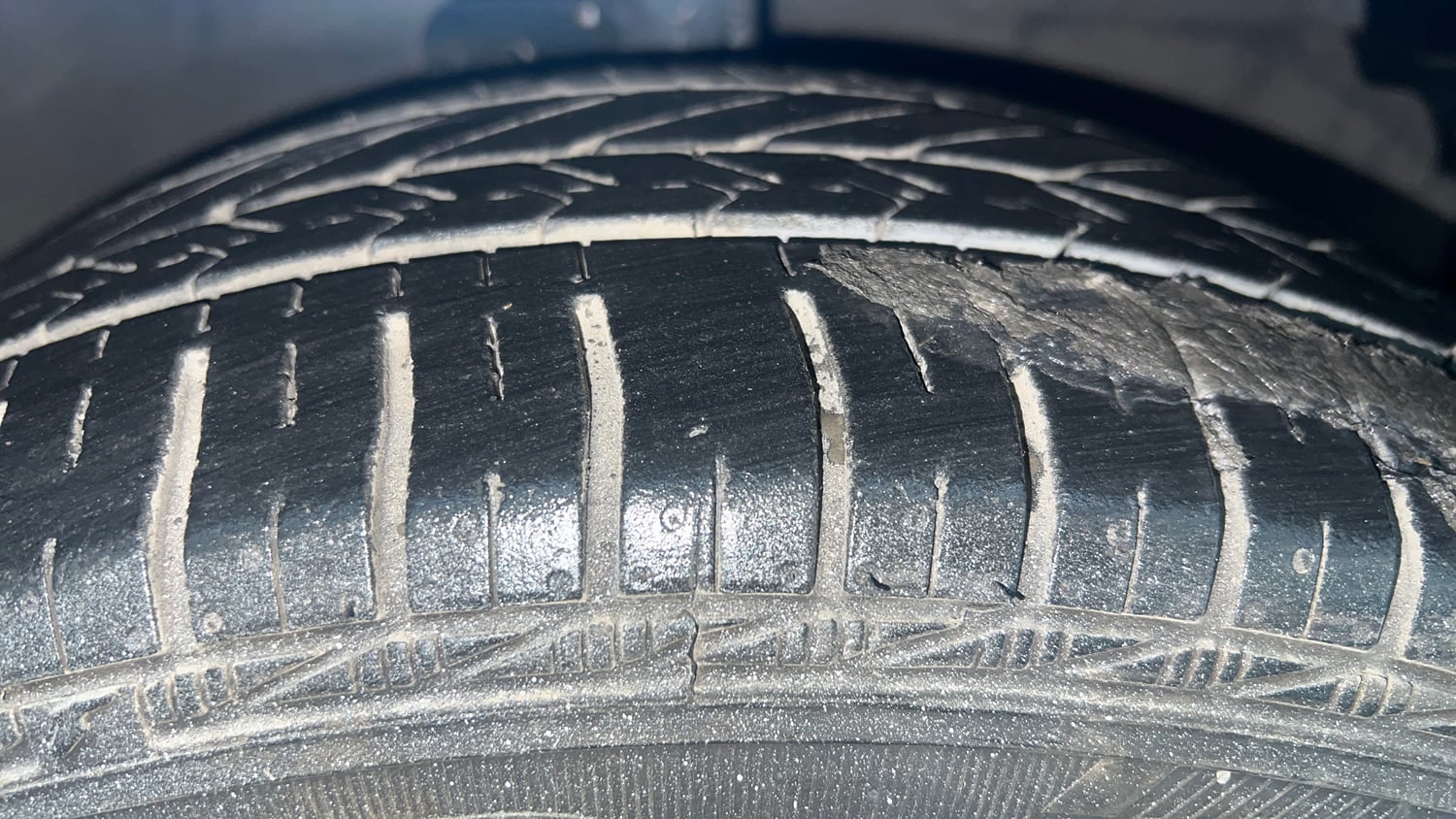Used 2015 Maruti Suzuki Celerio VXi AMT Petrol Automatic tyres RIGHT FRONT TYRE TREAD VIEW