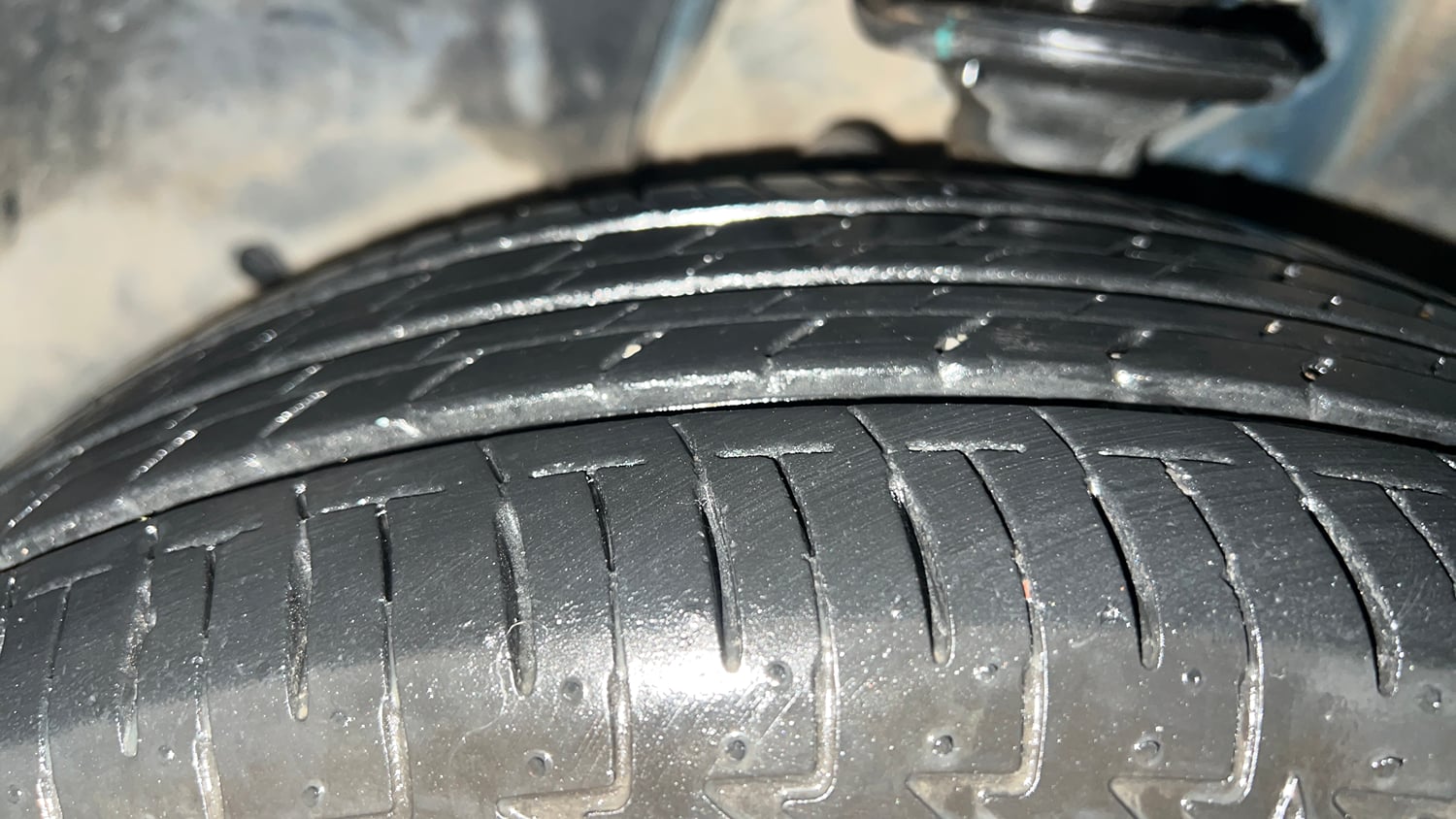 Used 2022 Maruti Suzuki Ignis Alpha 1.2 MT Petrol Manual tyres LEFT FRONT TYRE TREAD VIEW