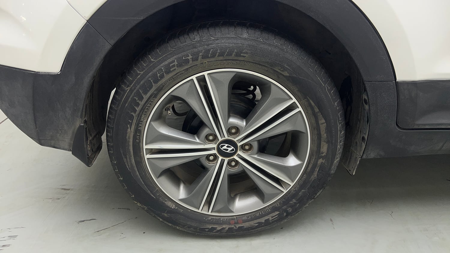 Used 2017 Hyundai Creta SX Plus 1.6 AT Petrol Petrol Automatic tyres RIGHT REAR TYRE RIM VIEW