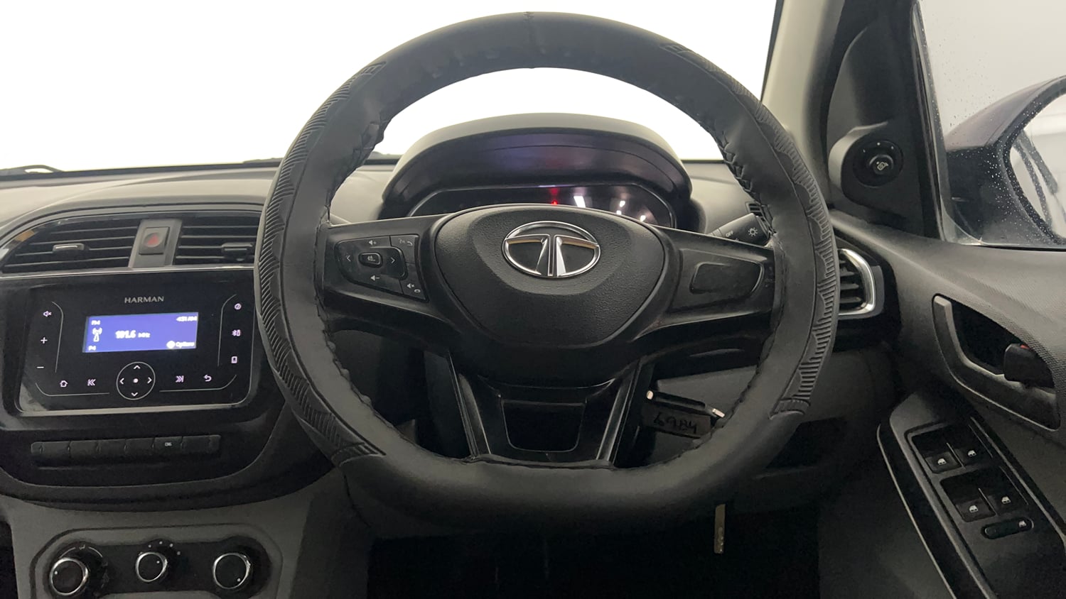 Used 2022 Tata Tiago XT CNG Cng Manual interior STEERING VIEW