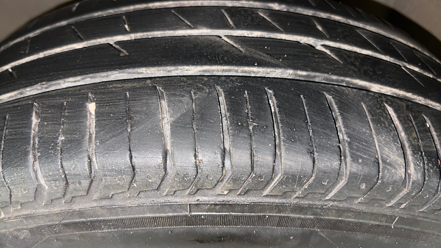 Used 2023 Tata Punch Pure MT Petrol Manual tyres LEFT FRONT TYRE TREAD VIEW