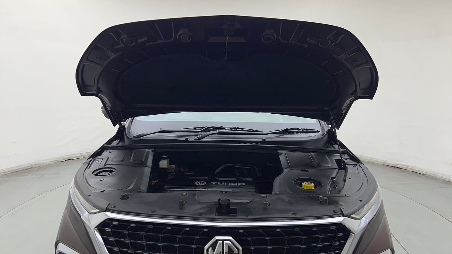 Used 2021 MG Motors Hector Sharp 1.5 Petrol CVT Petrol Automatic engine ENGINE & BONNET OPEN FRONT VIEW