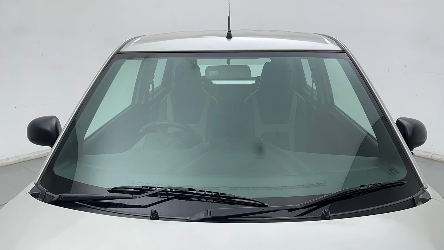 Used 2022 Maruti Suzuki Wagon R 1.0 LXi (O) 1.0 Petrol Manual exterior FRONT WINDSHIELD VIEW