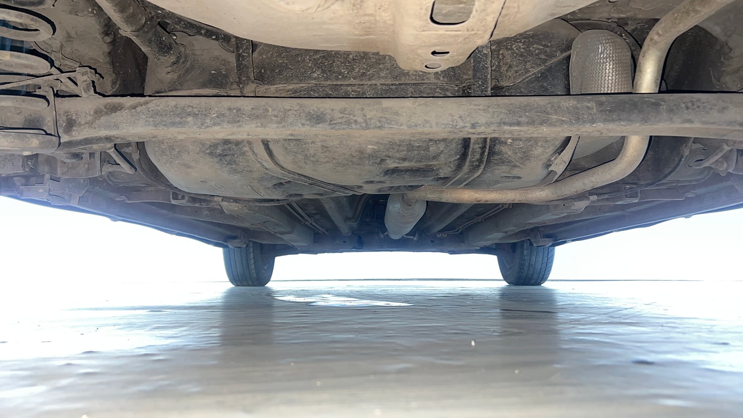 Used 2017 Maruti Suzuki Swift ZXi Petrol Manual extra REAR UNDERBODY VIEW (TAKEN FROM REAR)