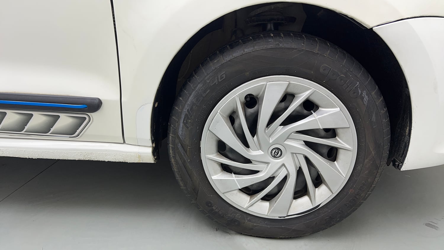 Used 2018 Volkswagen Polo Comfortline 1.0L (P) Petrol Manual tyres RIGHT FRONT TYRE RIM VIEW