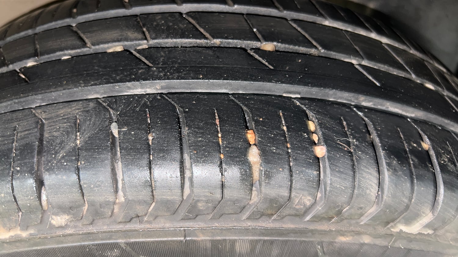 Used 2023 Tata Punch Pure MT Petrol Manual tyres LEFT REAR TYRE TREAD VIEW