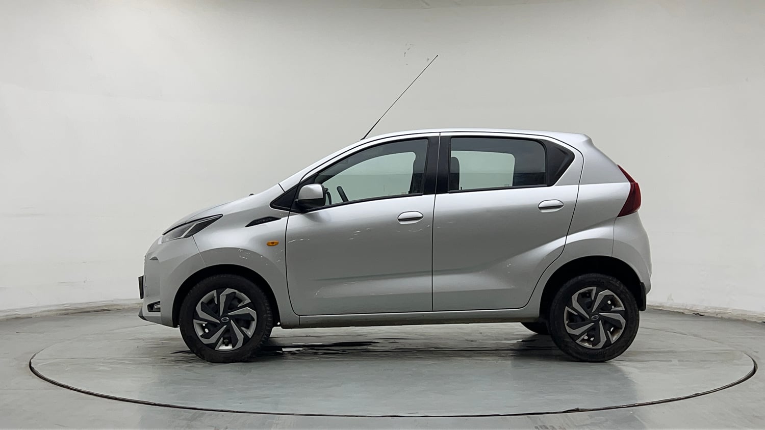 Used 2021 Datsun Redi-GO T(O) 1.0 AMT Petrol Automatic exterior LEFT SIDE VIEW