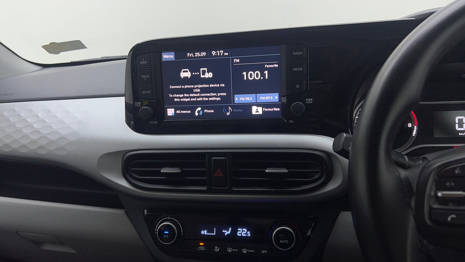 Used 2023 Hyundai Grand i10 Nios Sportz AMT 1.2 Kappa VTVT Petrol Automatic top_features Touch screen infotainment system