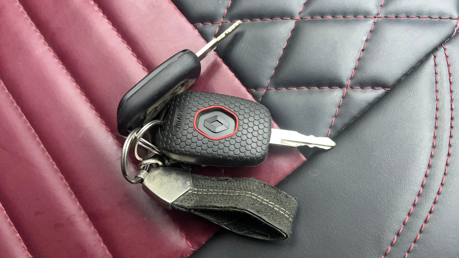 Used 2016 Renault Kwid RXT Petrol Manual extra CAR KEY VIEW