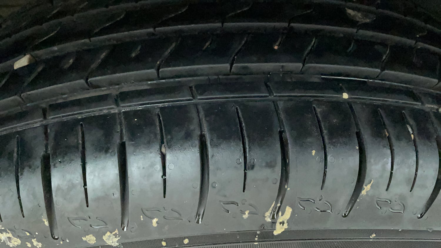 Used 2019 Mahindra XUV500 W7 Diesel Manual tyres RIGHT REAR TYRE TREAD VIEW