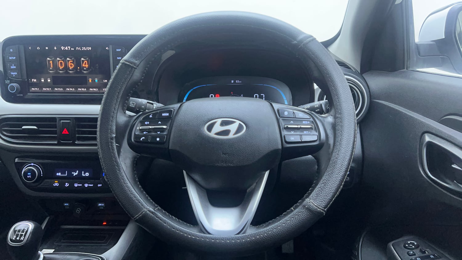 Used 2025 Hyundai Exter SX (O) Connect 1.2 MT Petrol Manual interior STEERING VIEW