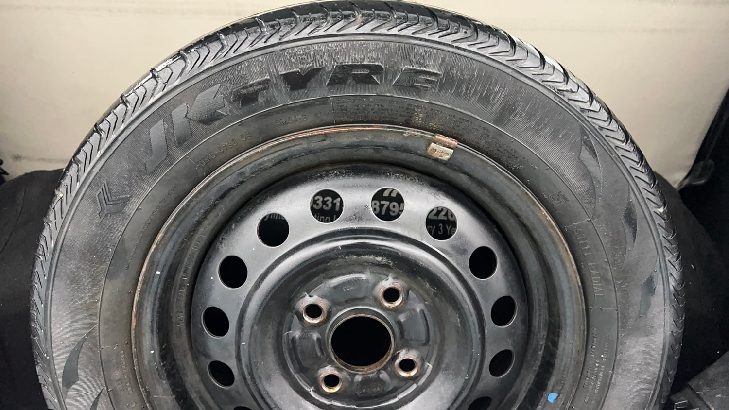 Used 2017 Maruti Suzuki Wagon R 1.0 VXI Petrol + CNG (Outside Fitted) Cng Manual tyres SPARE TYRE VIEW