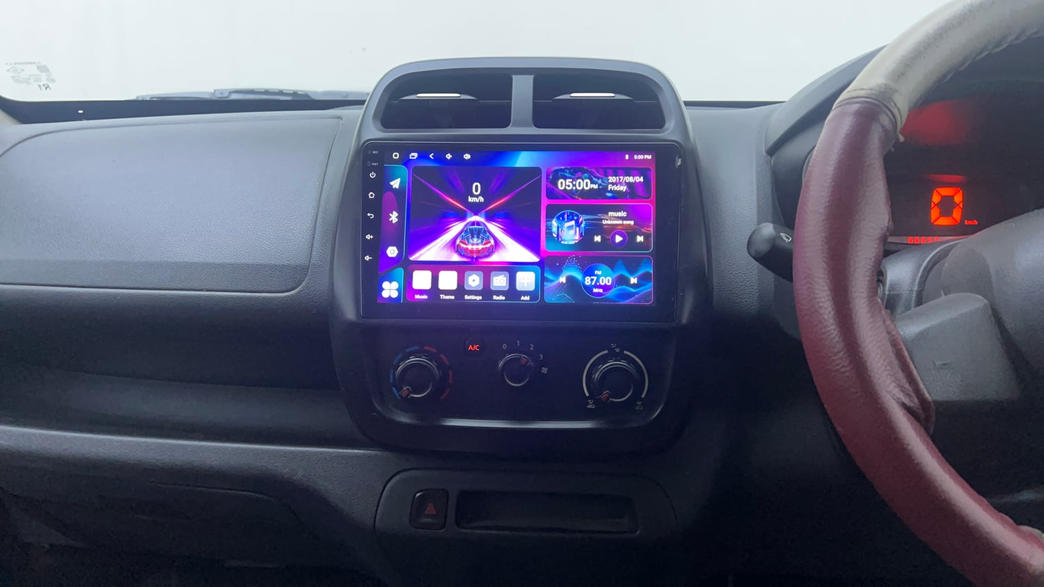 Used 2017 Renault Kwid RXL Petrol Manual interior MUSIC SYSTEM & AC CONTROL VIEW