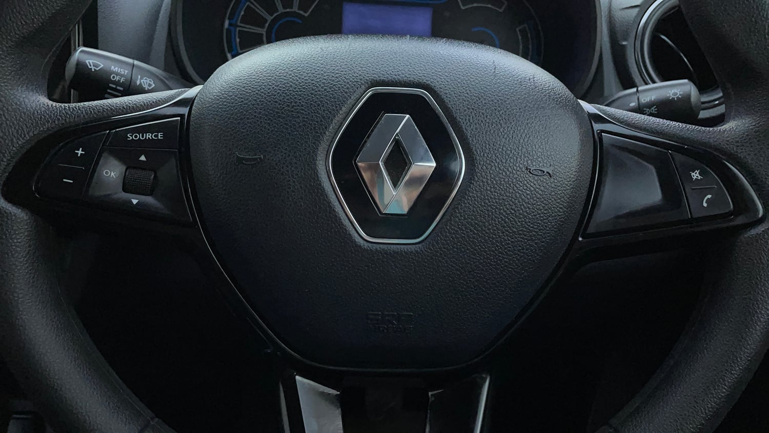 Used 2024 Renault Kwid RXT 1.0L AMT Petrol Automatic top_features Airbags