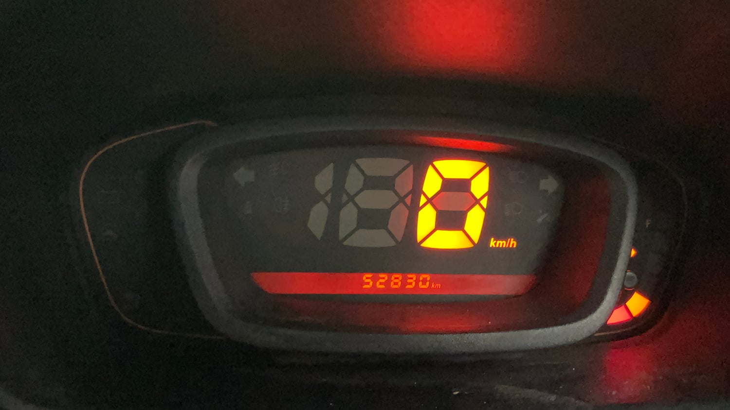 Used 2016 Renault Kwid RXT Petrol Manual interior CLUSTERMETER VIEW