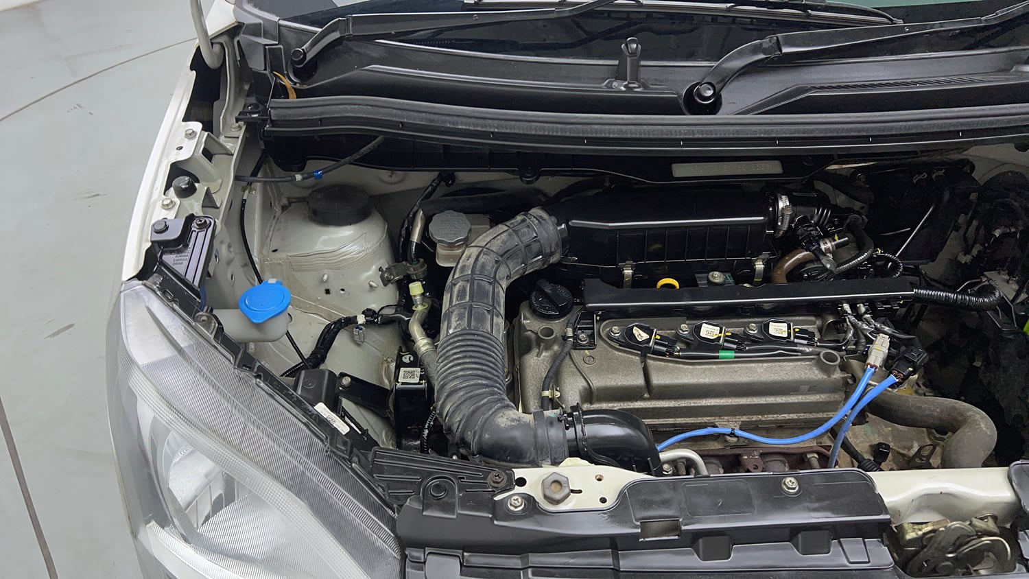 Used 2022 Maruti Suzuki Wagon R 1.0 LXi (O) 1.0 Petrol Manual engine ENGINE RIGHT SIDE VIEW