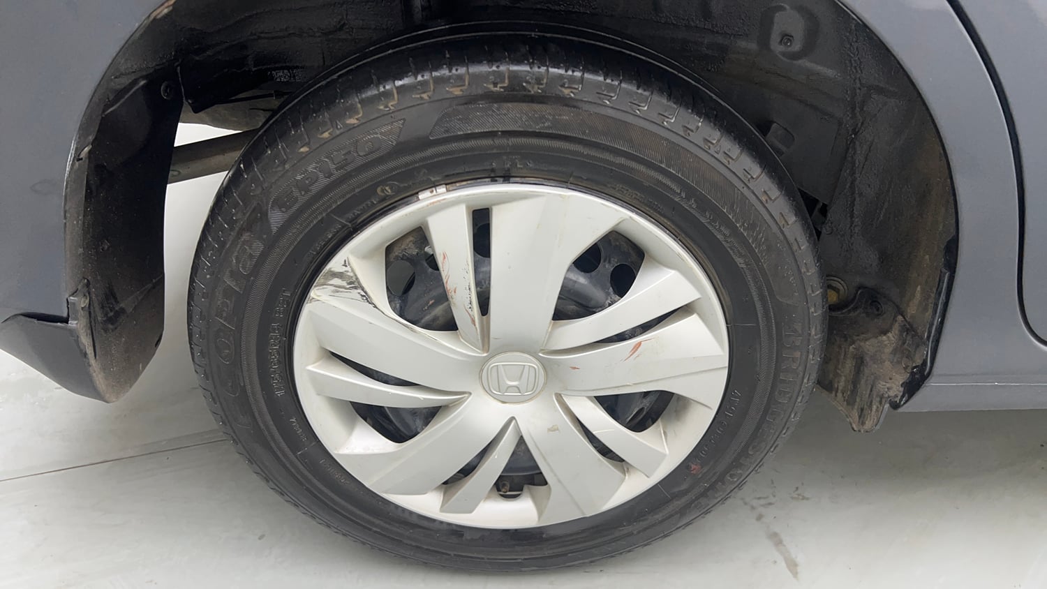 Used 2022 Honda Amaze S MT 1.2 Petrol Petrol Manual tyres RIGHT REAR TYRE RIM VIEW