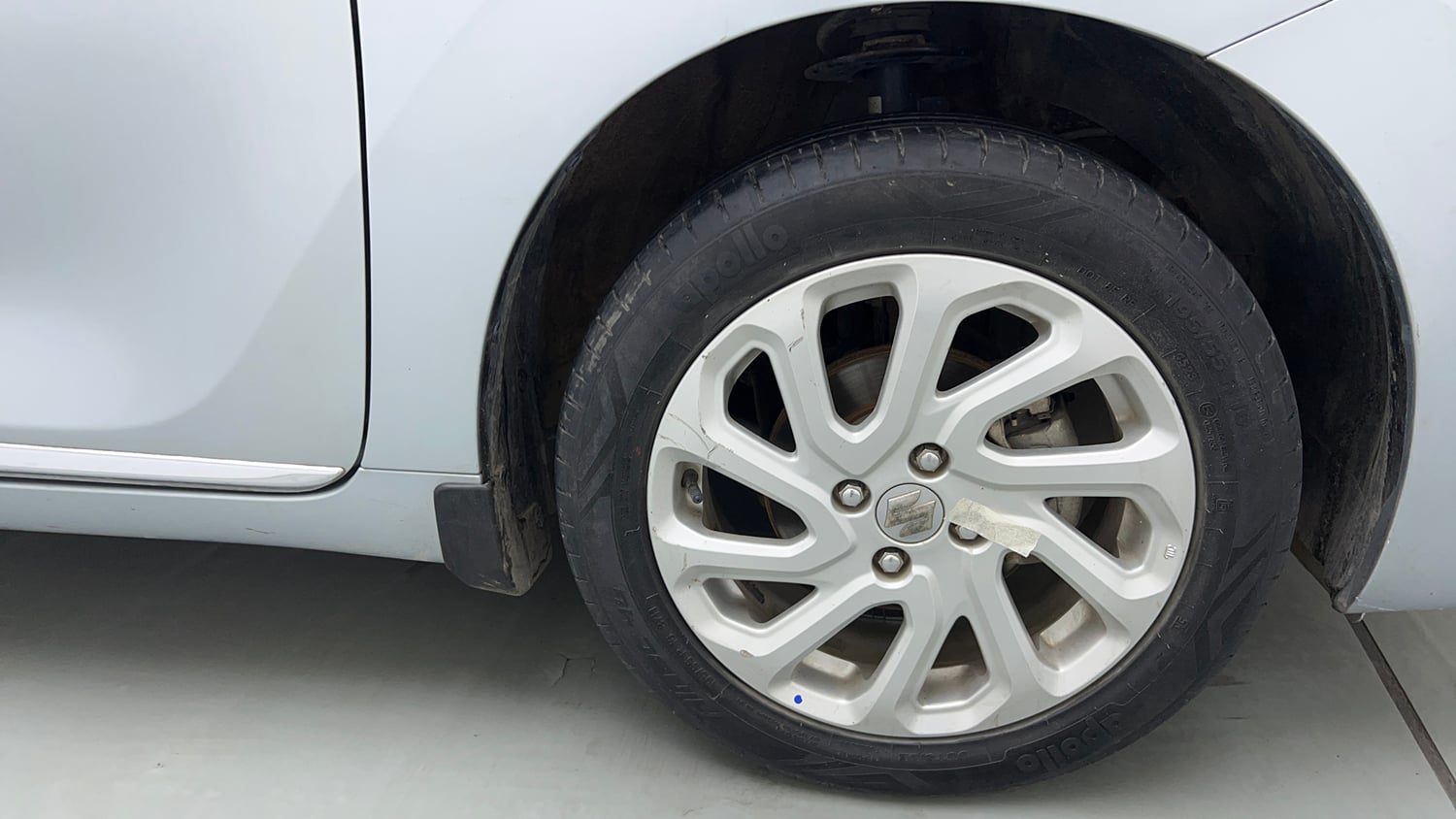 Used 2024 Maruti Suzuki Baleno Zeta MT Petrol Manual tyres RIGHT FRONT TYRE RIM VIEW