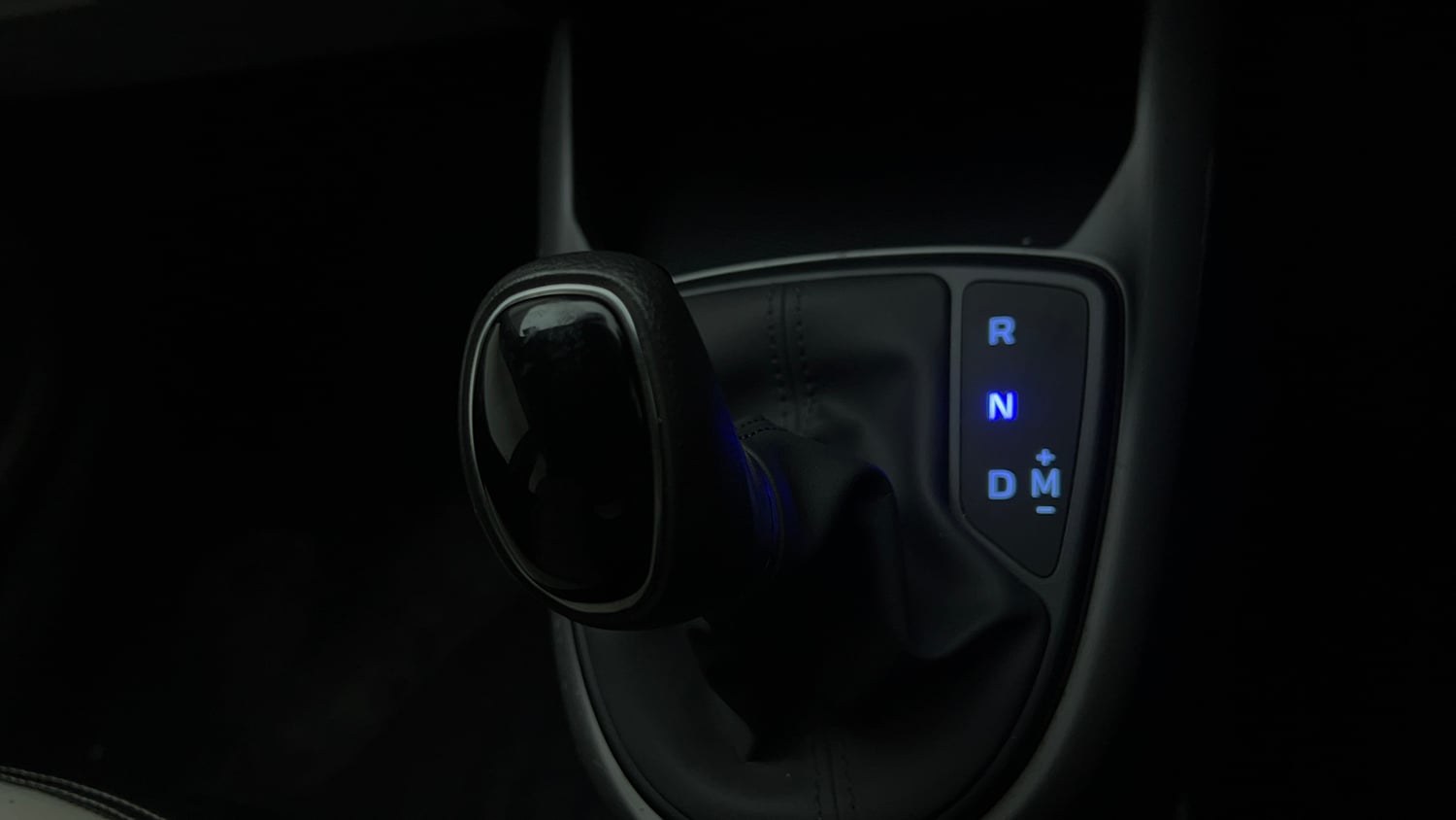 Used 2023 Hyundai Grand i10 Nios Sportz AMT 1.2 Kappa VTVT Petrol Automatic interior GEAR  KNOB VIEW