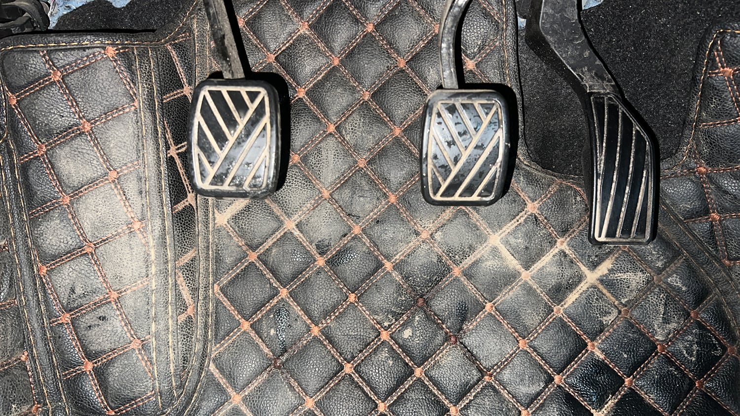 Used 2024 Maruti Suzuki Grand Vitara Zeta Smart Hybrid Petrol Manual interior PEDALS VIEW