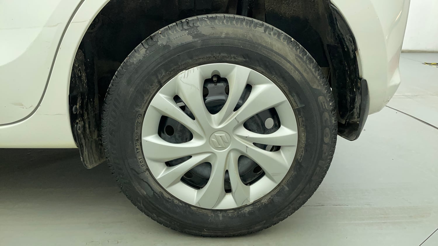 Used 2020 Maruti Suzuki Swift VXi AMT Petrol Automatic tyres LEFT REAR TYRE RIM VIEW