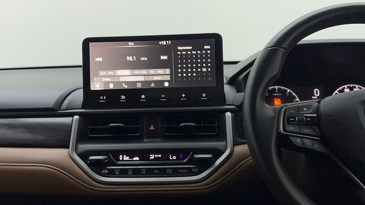 Used 2025 Honda Elevate ZX CVT Petrol Automatic interior MUSIC SYSTEM & AC CONTROL VIEW