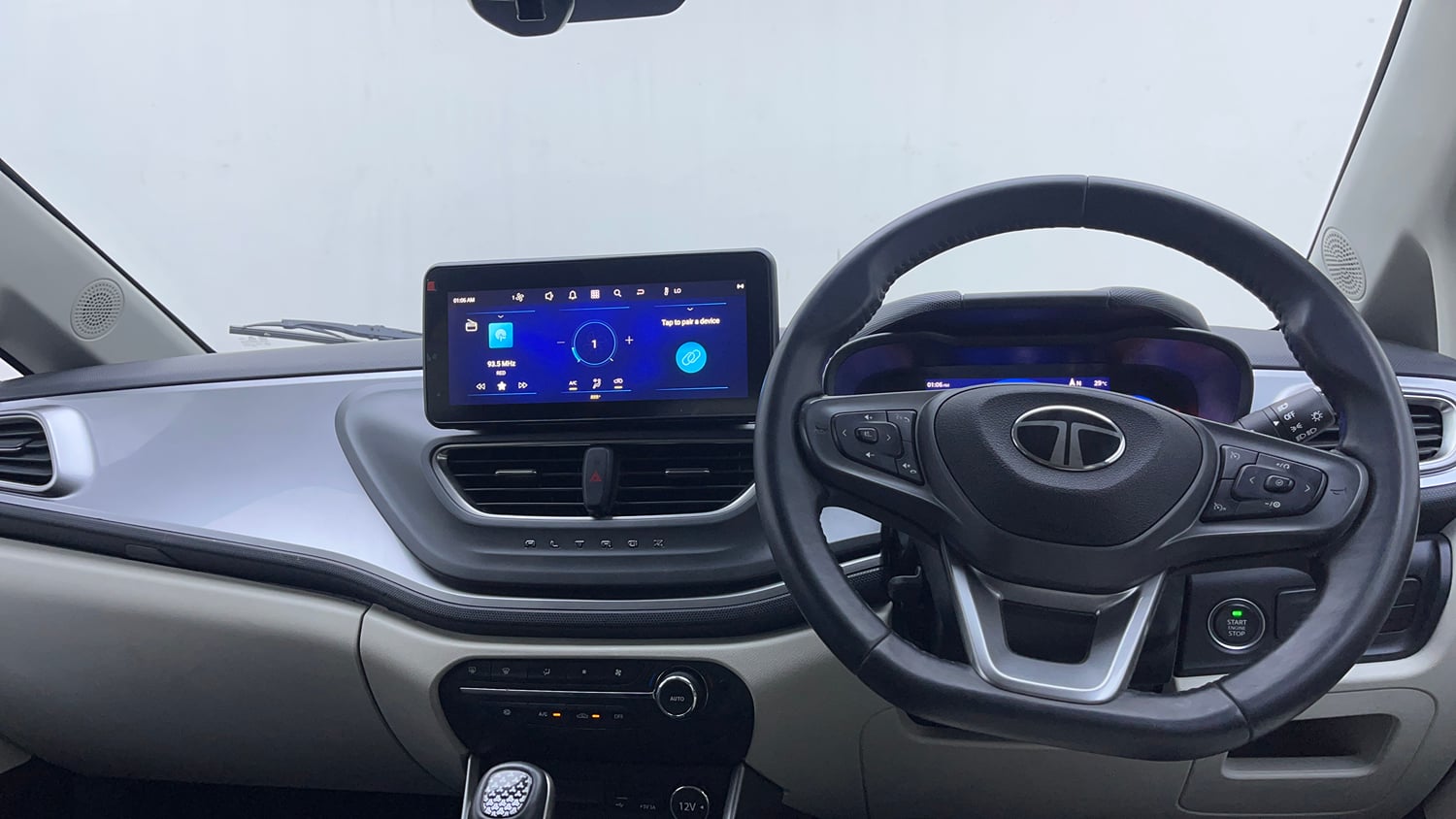 Used 2024 Tata Altroz XZA Plus (S) Lux Petrol Petrol Automatic interior DASHBOARD VIEW
