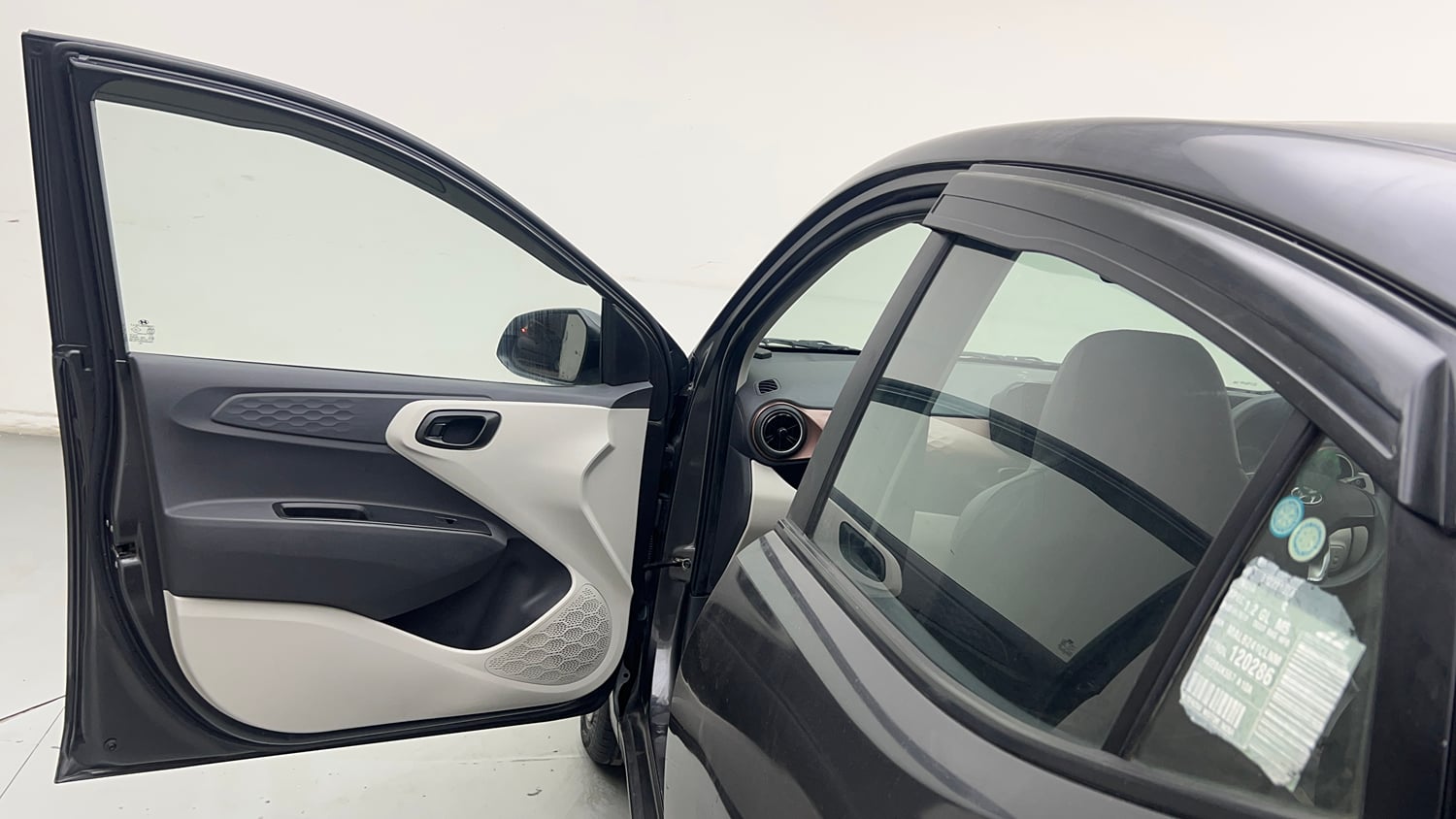 Used 2022 Hyundai Aura S 1.2 CNG Cng Manual interior LEFT FRONT DOOR OPEN VIEW