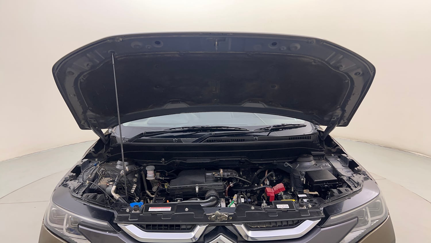 Used 2023 Maruti Suzuki Brezza Zxi Plus Dual Tone Petrol Manual engine ENGINE & BONNET OPEN FRONT VIEW