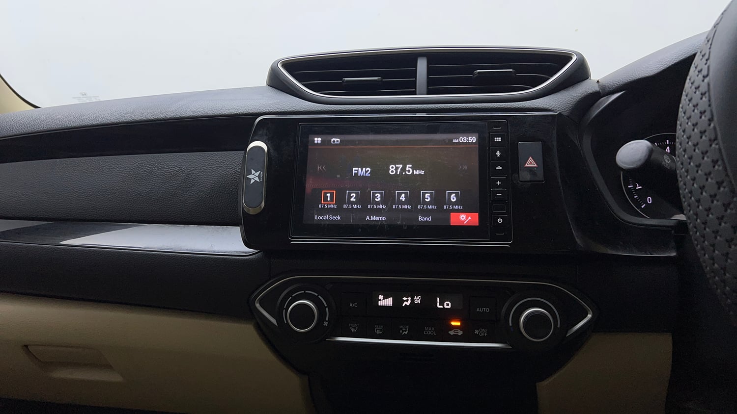 Used 2021 Honda Amaze 1.2 VX CVT Petrol Petrol Automatic top_features Touch screen infotainment system