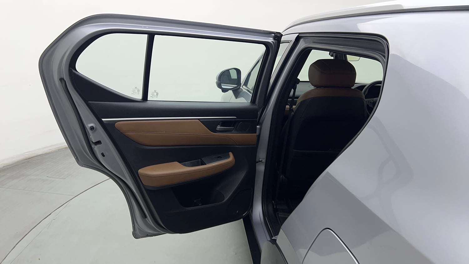 Used 2025 Honda Elevate ZX CVT Petrol Automatic interior LEFT REAR DOOR OPEN VIEW