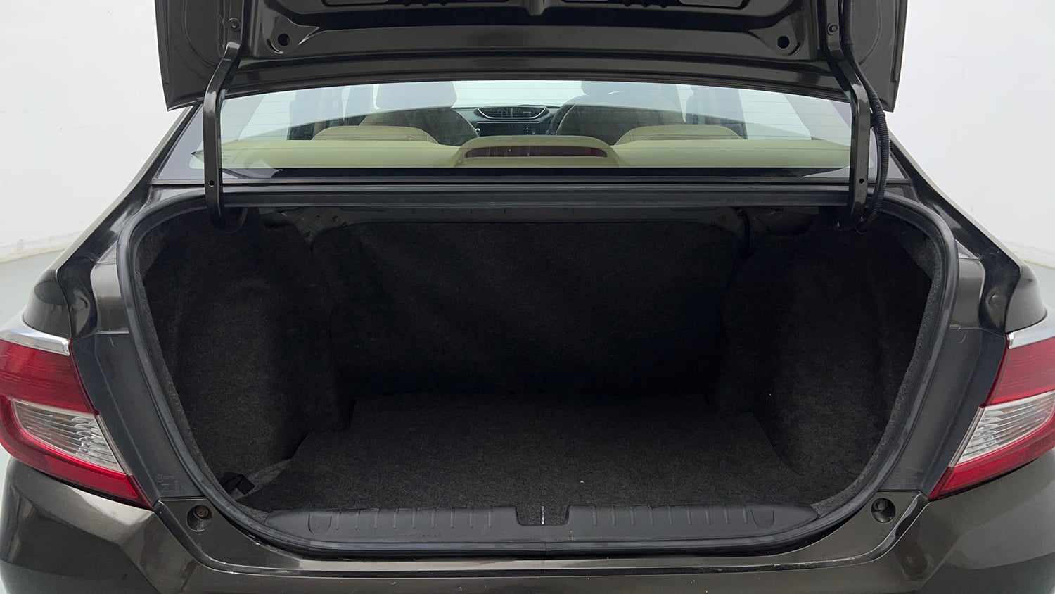 Used 2021 Honda Amaze 1.2 VX CVT Petrol Petrol Automatic interior DICKY INSIDE VIEW