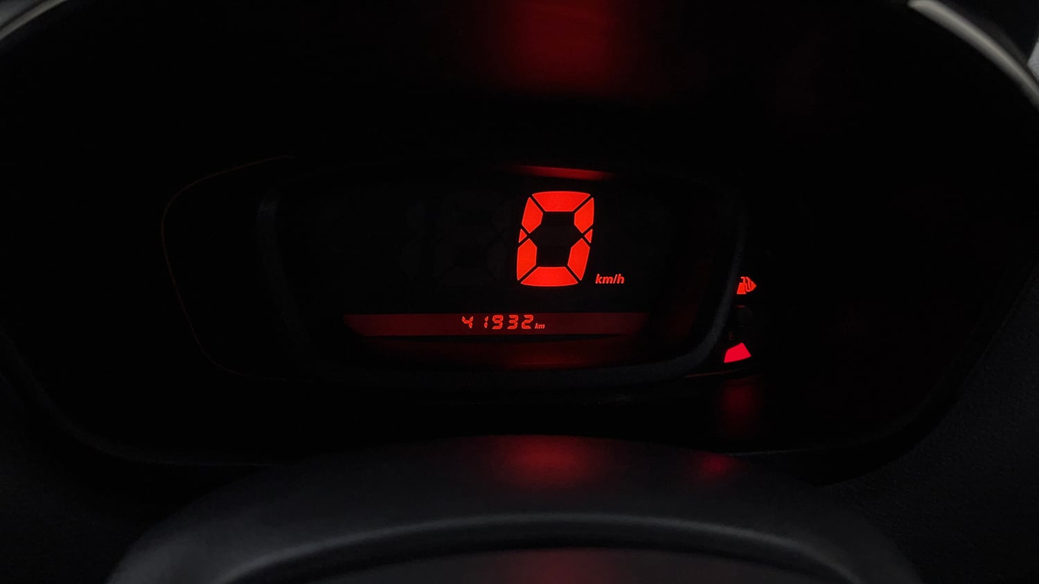 Used 2016 Renault Kwid RXT Petrol Manual interior CLUSTERMETER VIEW