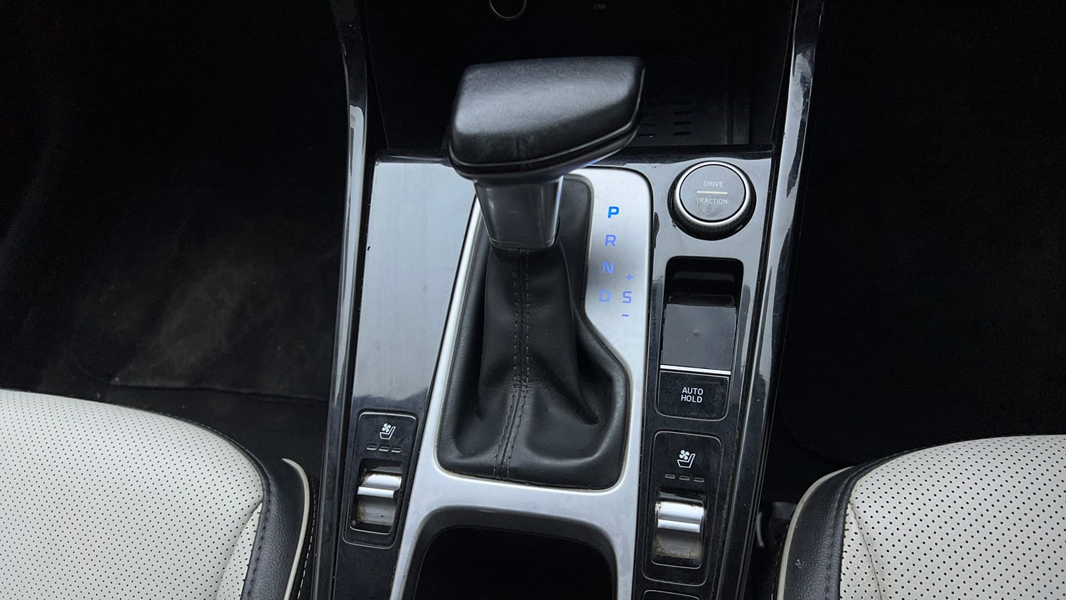 Used 2023 Hyundai Creta SX (O) 1.5 Petrol IVT Petrol Automatic interior GEAR  KNOB VIEW