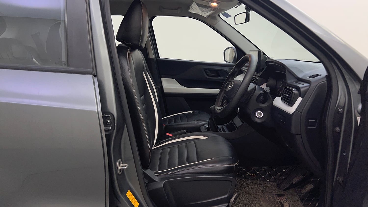 Used 2023 Tata Punch Pure MT Petrol Manual interior RIGHT SIDE FRONT DOOR CABIN VIEW