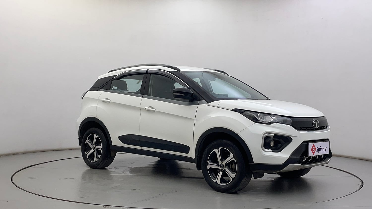 Used 2021 Tata Nexon XZA Plus Diesel Diesel Automatic exterior RIGHT FRONT CORNER VIEW