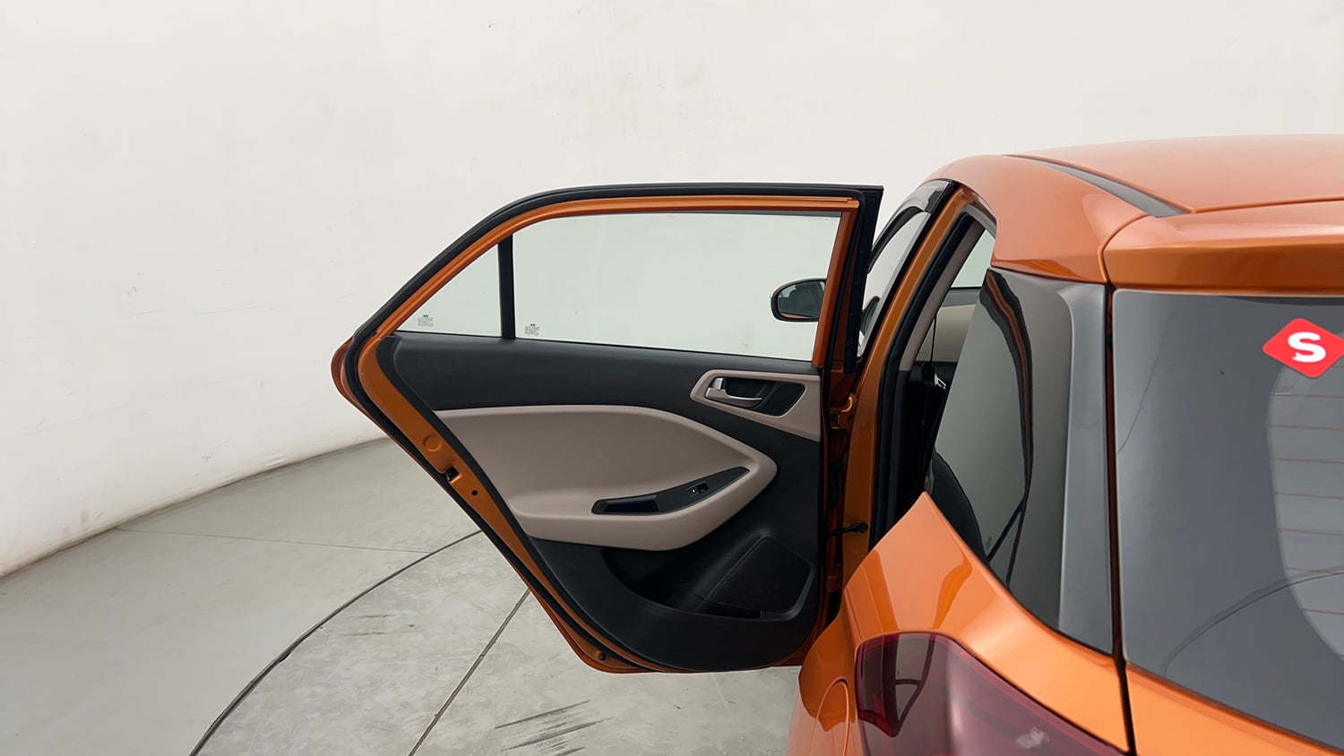 Used 2019 Hyundai Elite i20 Sportz Plus 1.2 Petrol Manual interior LEFT REAR DOOR OPEN VIEW
